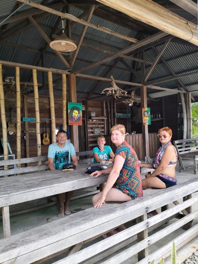 Palambak Paradise Resort Pulau Banyak Pulau Palambakbesar エクステリア 写真